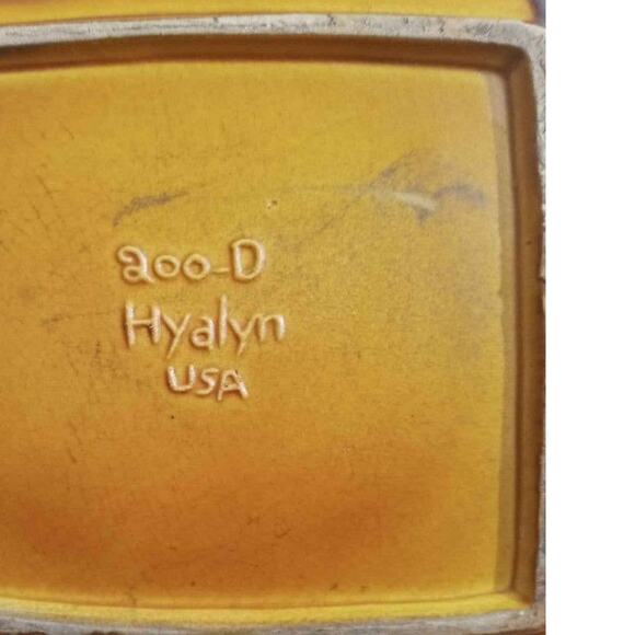 Vintage Hyalyn 200 D Burnished Brown Tilted Ceramic Cookie Jar - - Picture 7 of 8